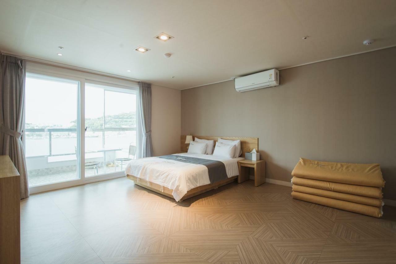 Lium Spa Hostel ยอซู ภายนอก รูปภาพ